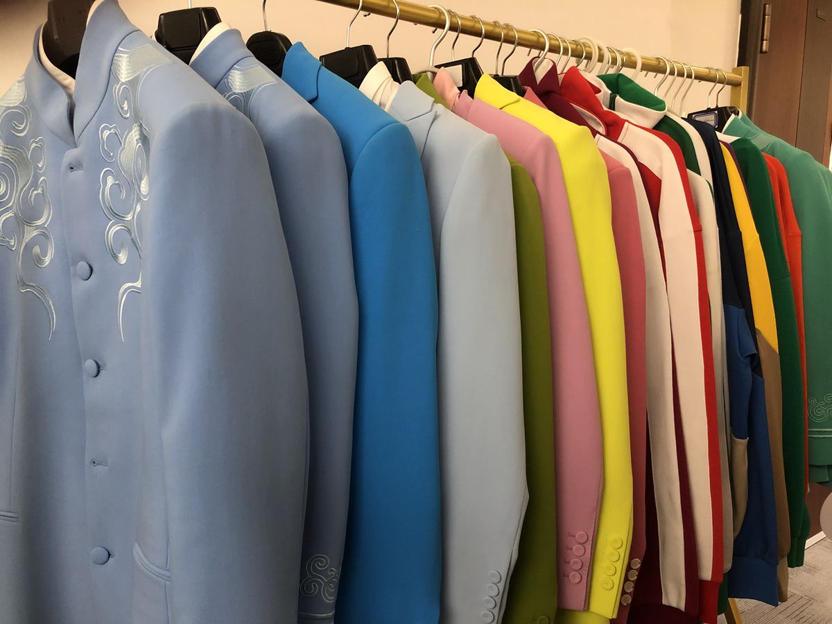 4北京时尚控股组织制作的国庆70周年群众游行服装（样衣）_副本