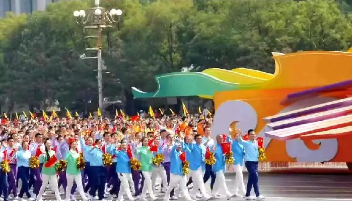 海外侨胞代表参加新中国成立70周年群众游行纪实