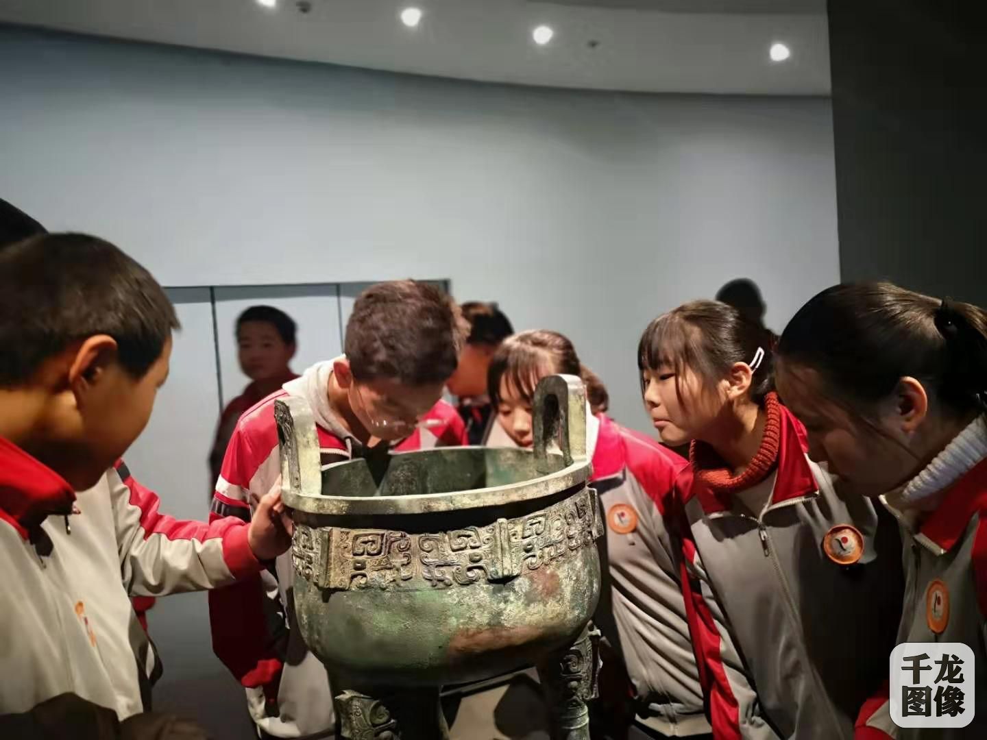 不老屯中学师生参观首都博物馆