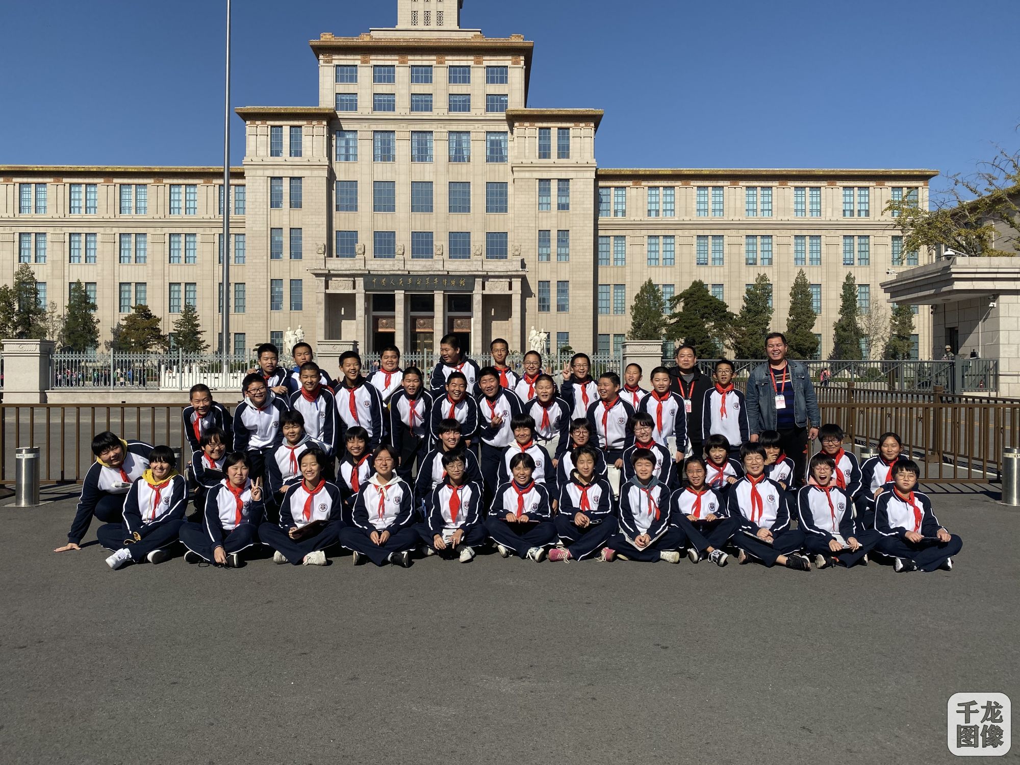追寻先辈足迹 做优秀中学生