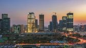 落日夕阳中的丽泽SOHO。吴鲁萍摄 千龙网发