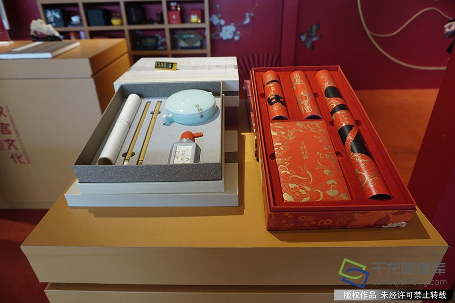 2019年12月7日，北京，“‘金榜题名’互动式展览”12月6日在北京王府中環开幕。刘宏声摄 千龙网发