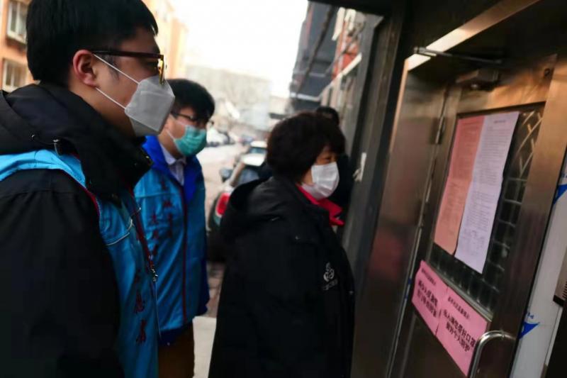 线上平台设置平安福祥打卡区，充分发动居民看护好自己的家园，居民可以通过线上打卡报平安或者提供疫情线索，以便于社区及时准确掌握各楼门院落的防控情况，广大居民担当起社区防控的哨兵，为社区打响一场疫情防控的人民战“疫”提供了强有力的支撑。