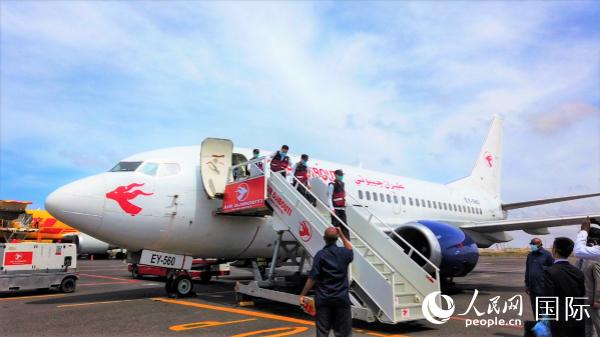 中国政府抗疫医疗专家组抵达吉布提(中国驻吉布提使馆供图)