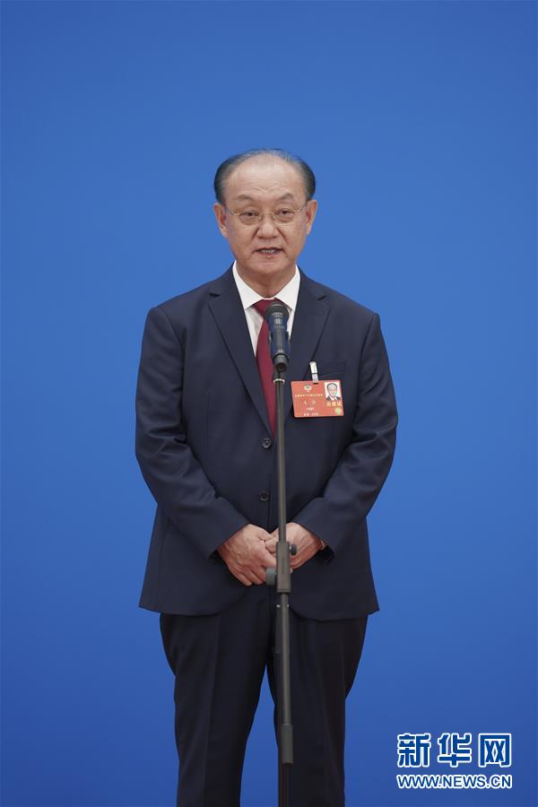 (两会·政协开幕)(2)接受采访