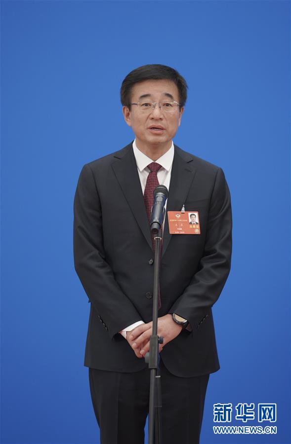 (两会·政协开幕)(1)接受采访