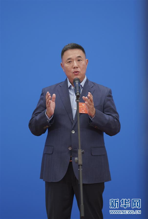(两会·政协开幕)(4)接受采访