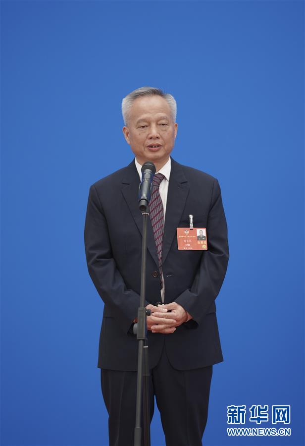 (两会·政协开幕)(3)接受采访