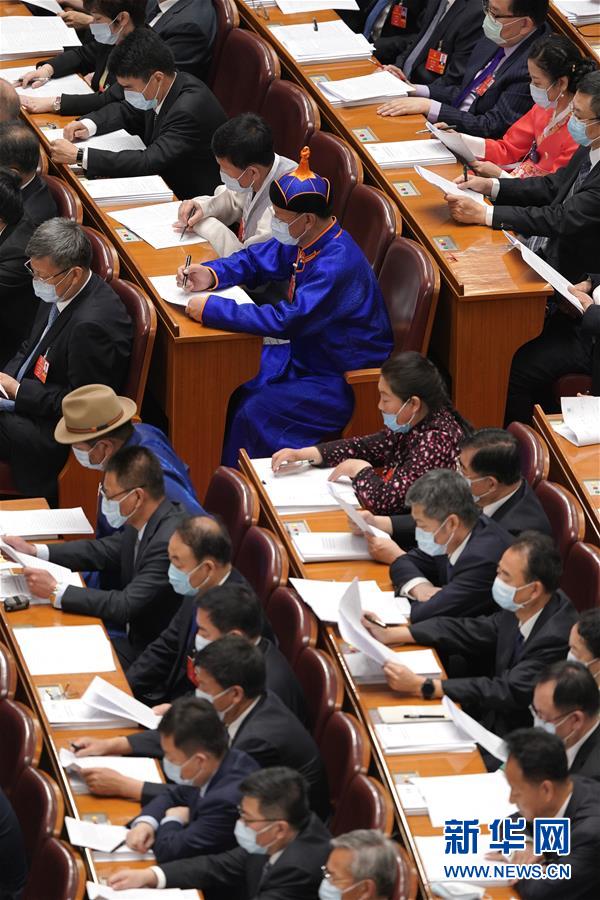 (两会·人大开幕·XHDW)(9)十三届全国人大三次会议在京开幕