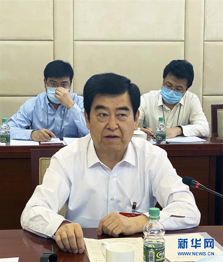 (两会·热点画报)(9)代表委员聚焦民法典草案