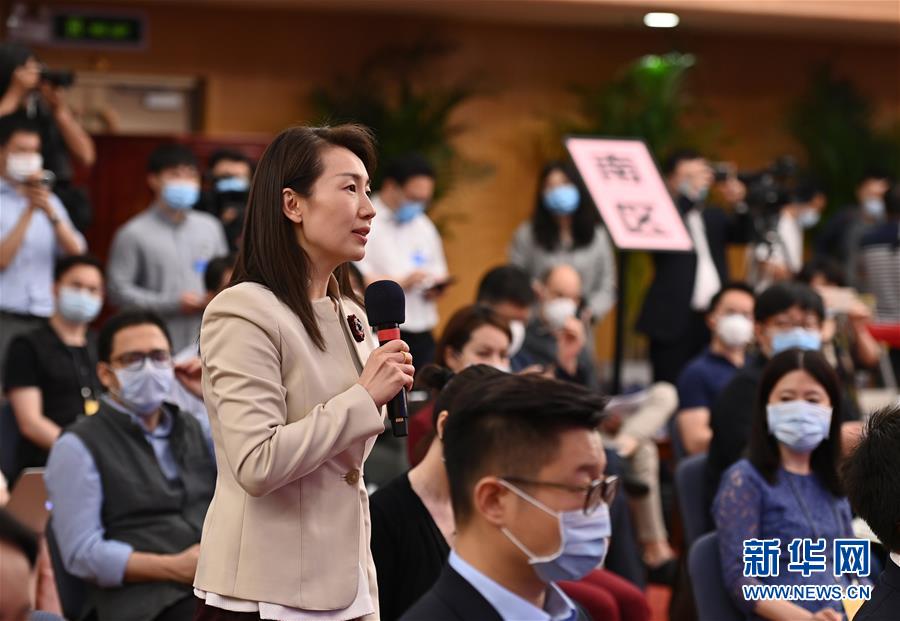 (两会·XHDW)(16)李克强出席记者会并回答中外记者提问