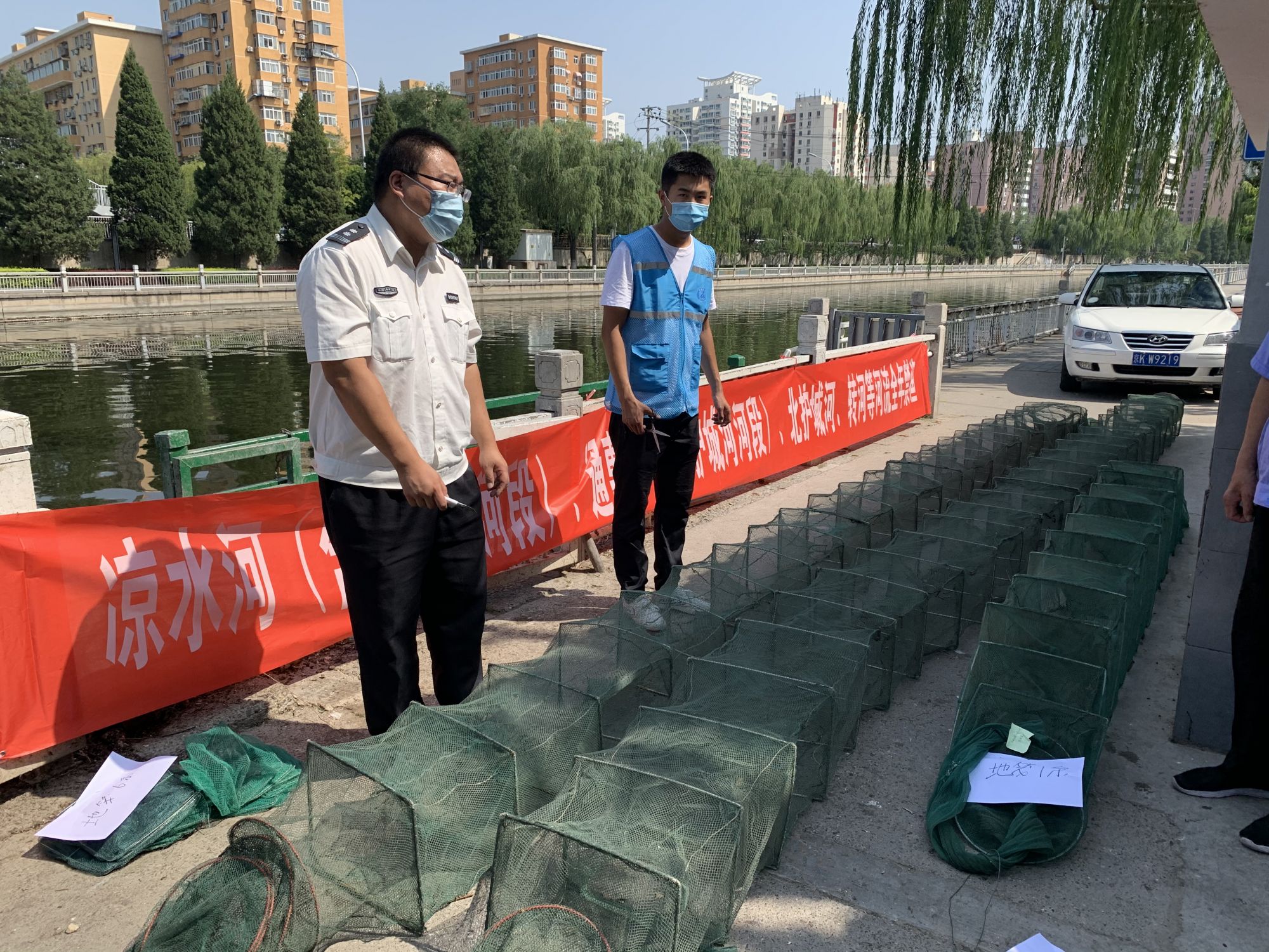 市级农业执法机构销毁罚没渔具 (3)