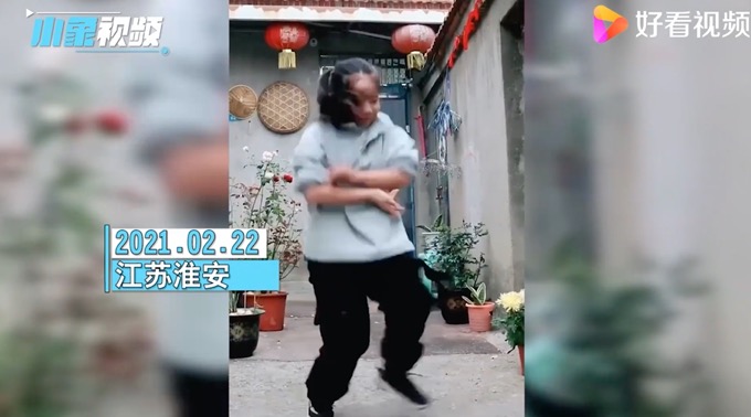 11岁农村女孩跳舞引网友喊话出道! 妈妈:不为挣钱只想让她做自己喜