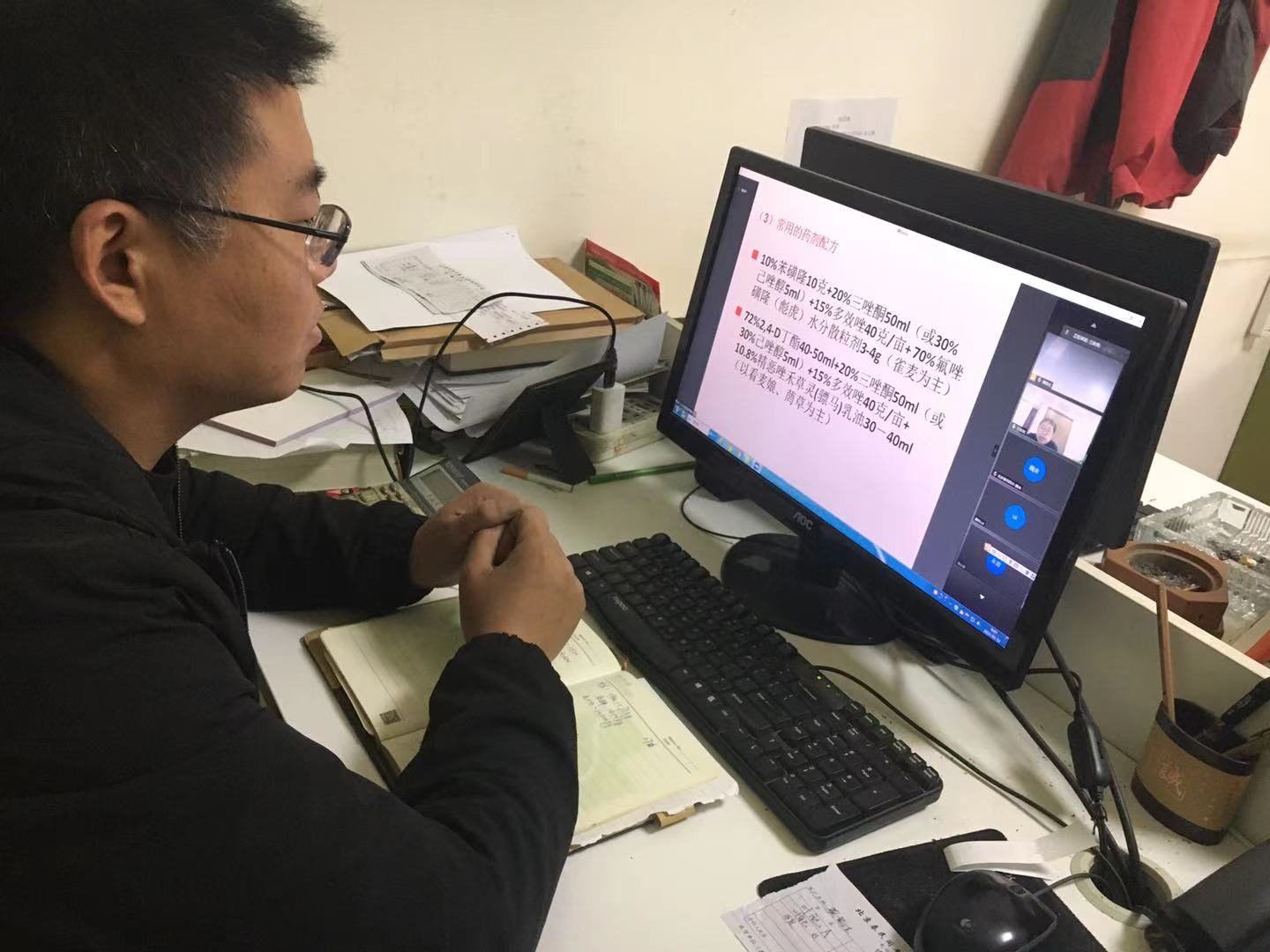 近日，记者从北京市农业技术推广站获悉，北京小麦已进入返青期，春季管理全面铺开，为积极践行春耕春管及夏粮生产、战“三夏”及秋粮生产、秋冬种及冬季农业开发“三大农技行动”，指导小麦种植户做好春季管理，同时根据当前疫情这个特殊时期，该站组织召开了首场“2021年北京市小麦春季管理网络培训”会，市区栽培、节水、植保技术人员及顺义、大兴、房山等8个小麦主产区的技术人员、种植户、全科农技员等73人参加网络直播课进行培训和交流。