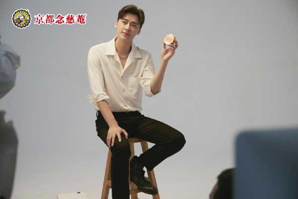 李易峰&times;京都念慈菴全新创意TVC上线！