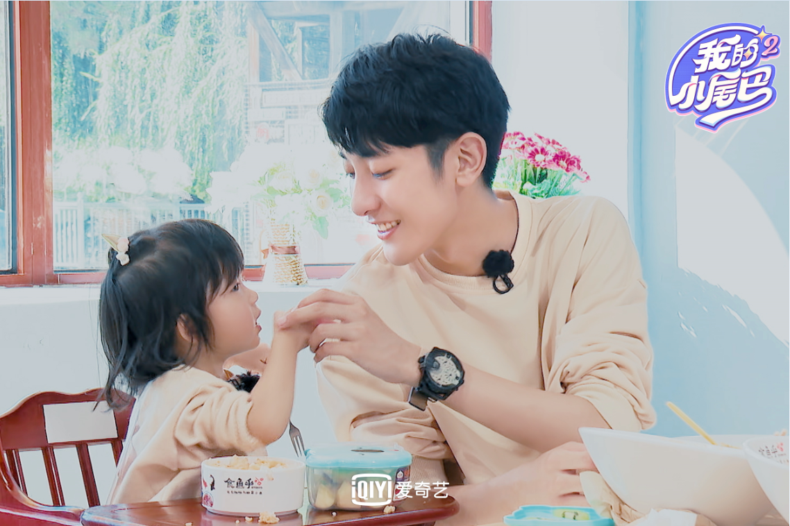 爱奇艺《我的小尾巴》第二季袁咏仪首次澄清催婚张智霖 吴京王睿涵同款“机关枪式”带娃