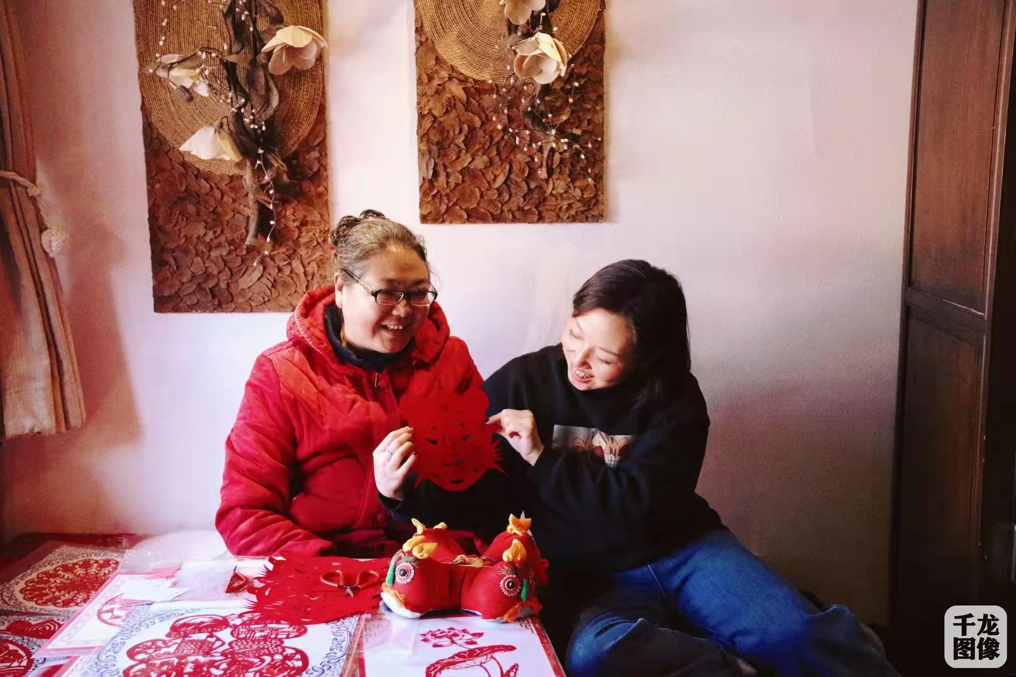 非遗手工体验：布艺老虎制作&mdash;石光长城精品民宿供图