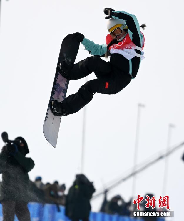 中国3名选手晋级北京冬奥女子U型场地技巧决赛