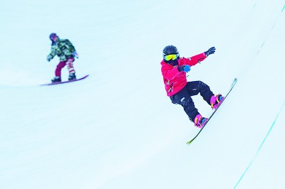 黑龙江：北国风光里尽享冰雪之乐