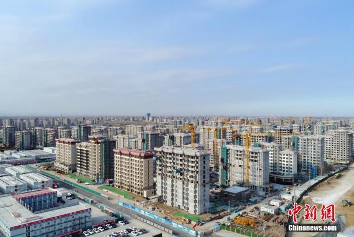 资料图：航拍雄安新区容西片区建设现场。雄安新区容西片区是以生活居住功能为主的宜居宜业的综合城区。(无人机照片) <a target='_blank' href='/'>中新社</a>记者 韩冰 摄