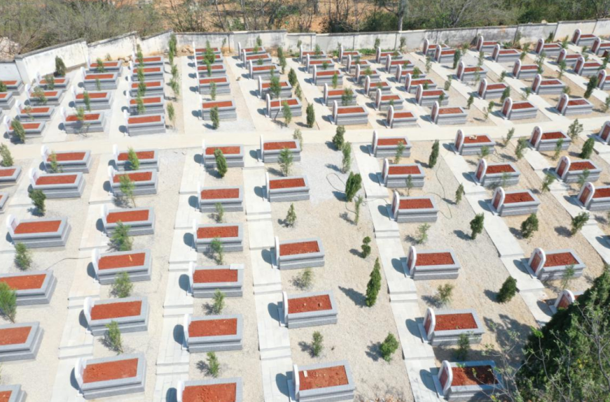 三台寺烈士陵园墓区道路整体修缮后.png 三台寺烈士陵园墓区道路整体修缮后.png