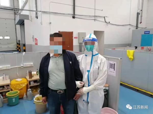 父母与女儿在同一方舱，原来他们“骗”了对方这么久……