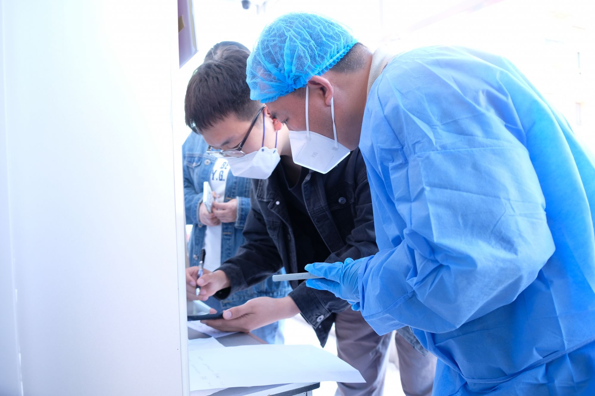 王建新和妻子温艳涛1