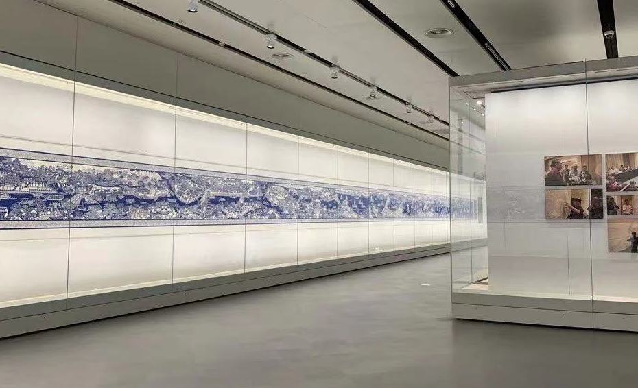 &ldquo;源远流长江山秀&mdash;&mdash;大运河百米长卷刻纸展&rdquo;展览现场