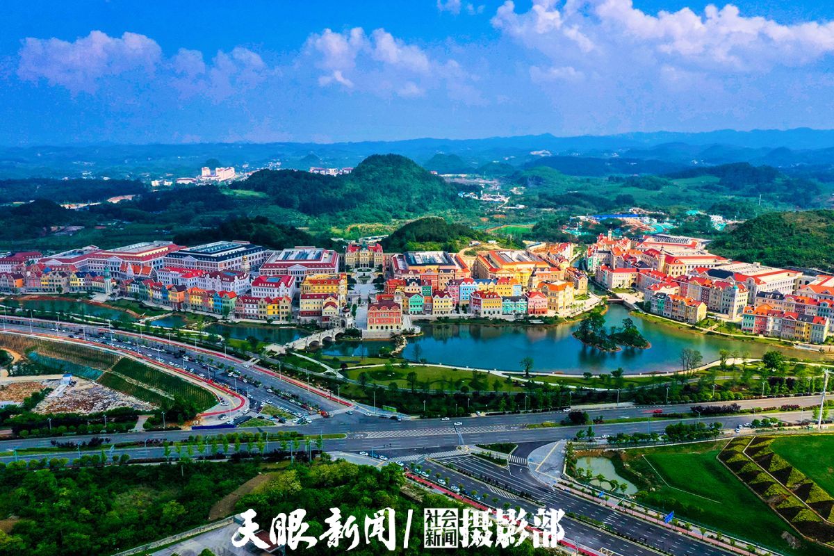 1659077989271477.jpg 1 贵安华为云数据中心项目规划总投资80亿元,全部建成后可容纳100万台服务器。(1).jpg