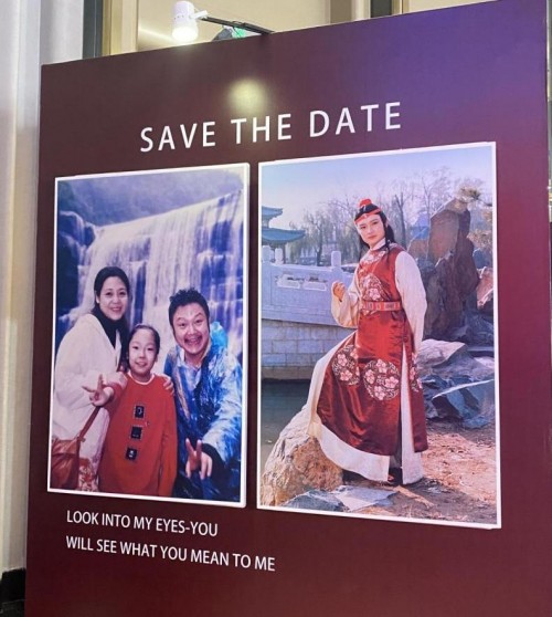 重磅狗粮!“贾宝玉”扮演者欧阳奋强用DR钻戒为相爱40年的妻子补办求婚,现场超甜! 重磅狗粮!“贾宝玉”扮演者欧阳奋强用DR钻戒为相爱40年的妻子补办求婚,现场超甜!