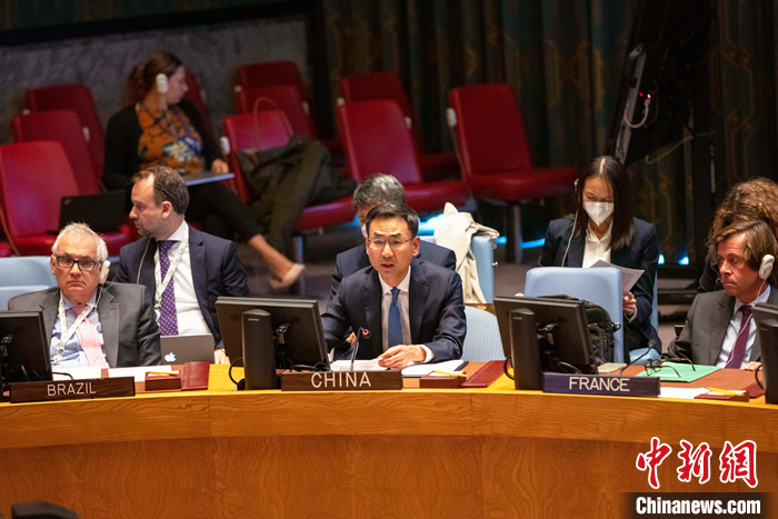 当地时间10月21日，中国常驻联合国副代表耿爽在安理会审议乌克兰人道问题时发言，阐述中方三点意见。 <a target='_blank' href='/'>中新社</a>记者 王帆 摄