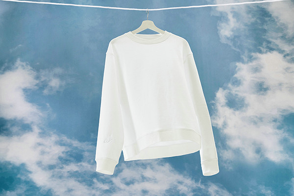 欧阳娜娜发布本性生活方式品牌nabi 推出 nabi 首个「云朵胶囊系列」，推崇精致安静生活方式