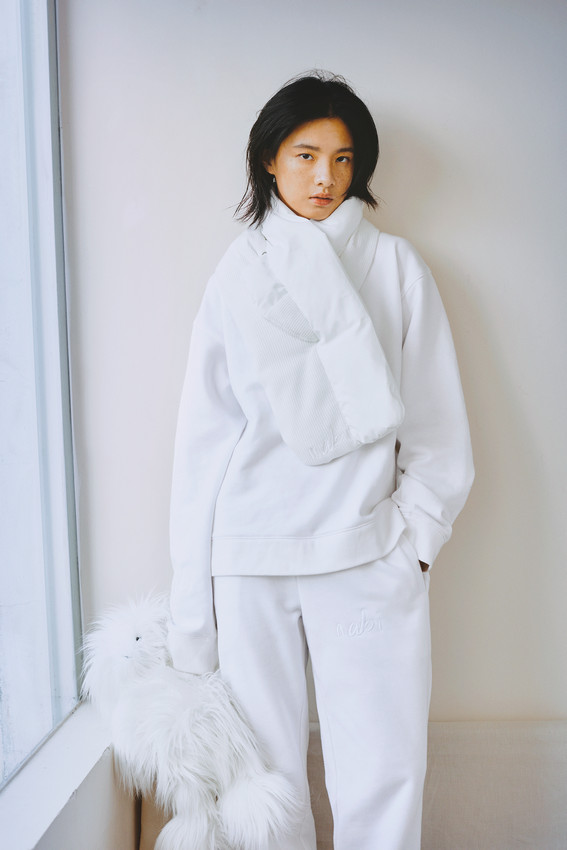 欧阳娜娜发布本性生活方式品牌nabi 推出 nabi 首个「云朵胶囊系列」，推崇精致安静生活方式