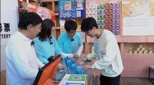 万万没想到！韩乔生、刘语熙、王铮亮竟当上“体彩店长”