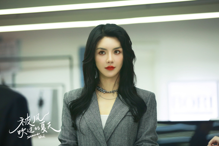 网剧《被风吹过的炎天》来袭!王冠逸刘思辰上演“奇幻跨国恋”