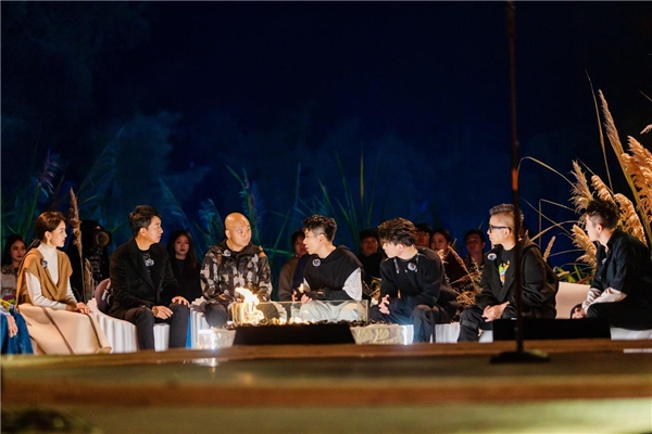 花儿乐队新歌首唱 《我们》温暖再出发