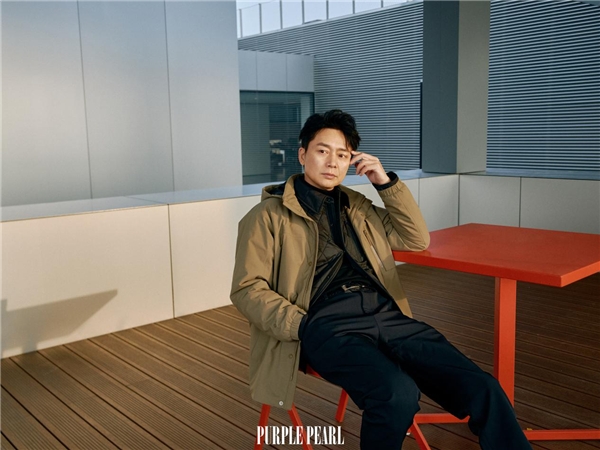 52岁身材管理巨匠刘奕君,与比音勒芬演绎时装大片再现“背影杀”