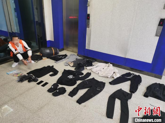 两男子背着睡袋流窜作案安徽屯溪警方千里追贼