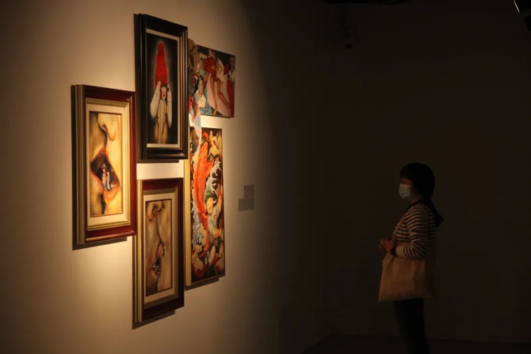 新羽操持·张博源徐依云双人展《走!一起去野泳》亮相上海喜玛拉雅美术馆