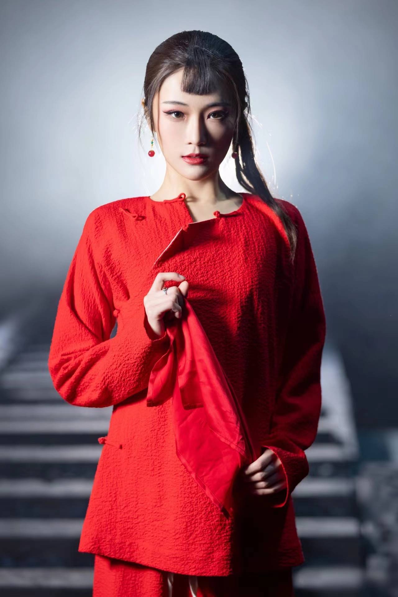 张可盈亮相微博视界大会造型灵动美出圈 “何幸运”有实力未来可期