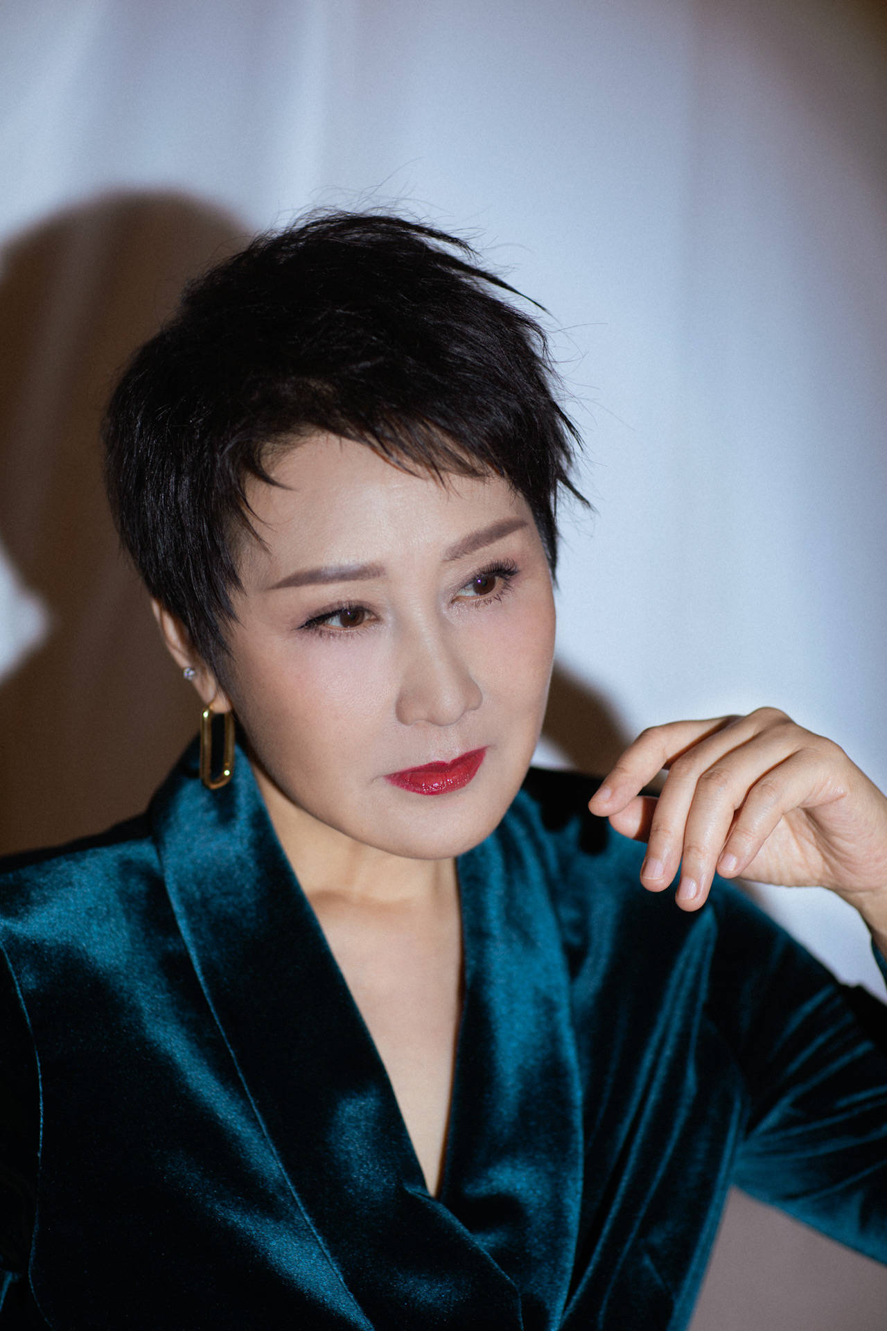 张凯丽获“年度口碑演员”实至名归 亮相微博视界大会见证行业荣耀