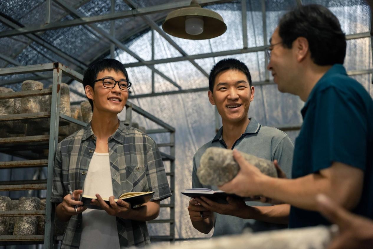 闪光青年点亮《山河锦绣》 新一代谱写脱贫攻坚“青春之歌”