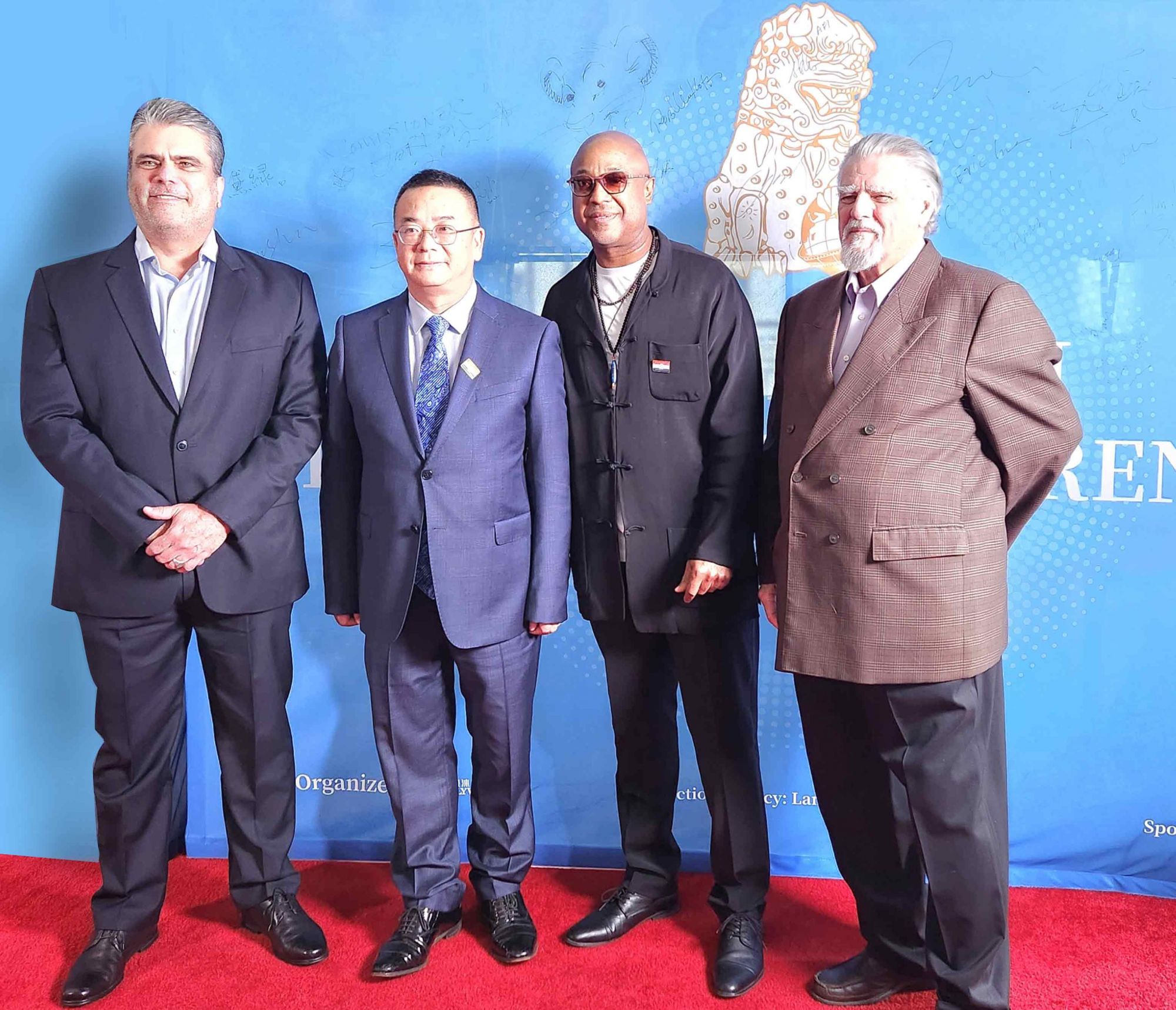 王海歌经受首届澳涞坞五大洲电影节评委会主席