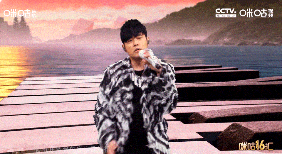 刘畊宏现场跳操，蔡徐坤演绎拥抱，动感地带世界杯音乐盛典惊喜连连