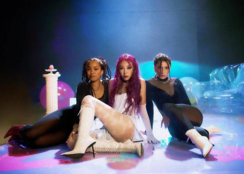 芯竹XENZU冲破规则的单曲JELLY果冻上线