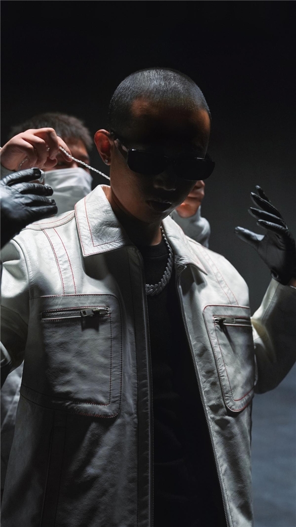 动感地带咪咕音乐世界杯音乐盛典 GAI周延演绎元宇宙潮流说唱