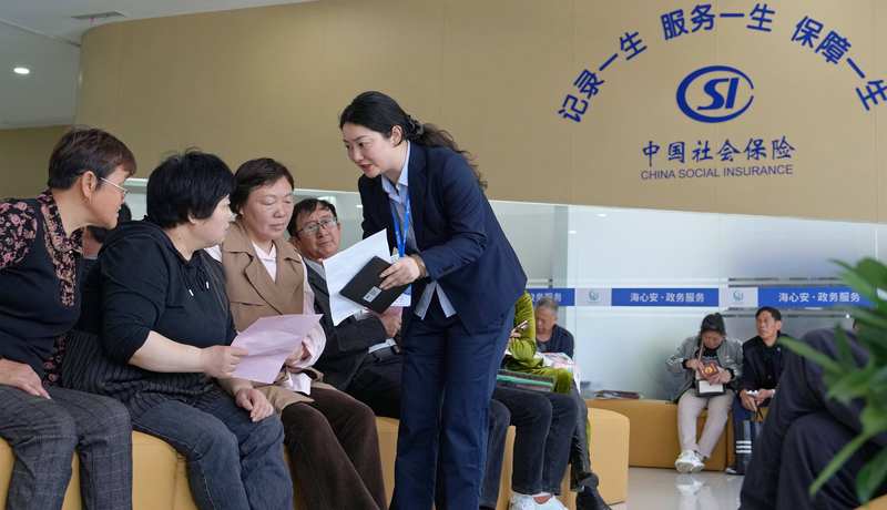 不再问“你是哪里人”：“养老平权”时代来了