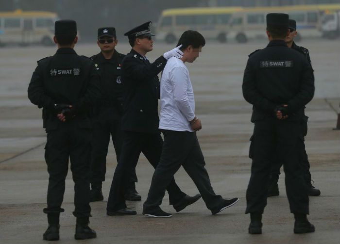 254名电信诈骗犯罪嫌疑人被押解回国图7