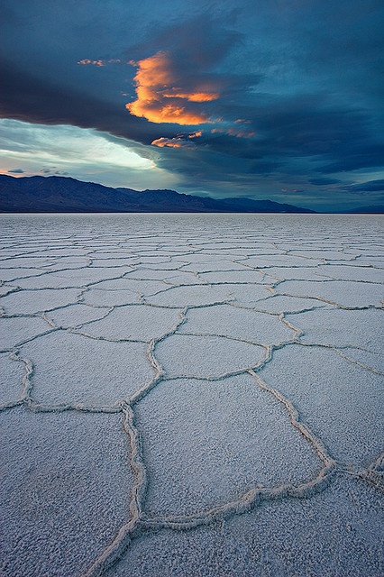 美国死亡谷奇幻美景震撼 色彩艳丽似油画
