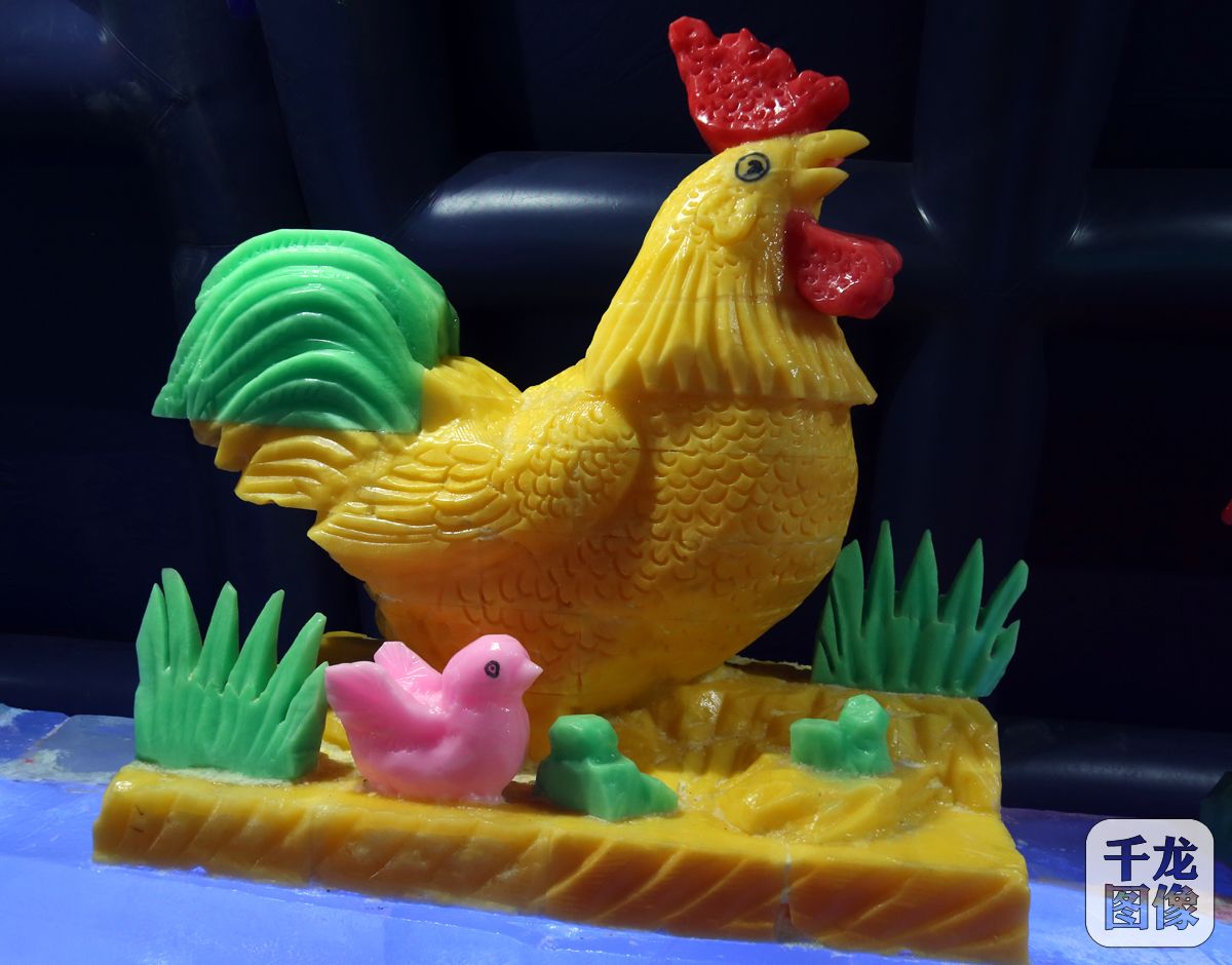 鸟巢冰雕展开门迎客(14)